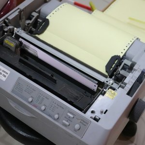 طابعة ألوان HP احترافية
